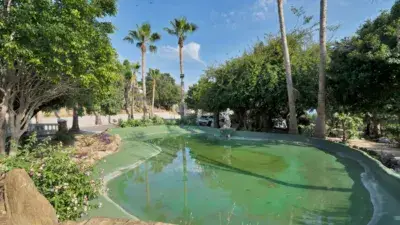 Villa de Lujo en Benalmádena con Vistas al Mar y Residencias Independientes