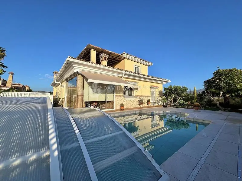 Villa 5 Dormitorios Piscina Privada Torre del Mar