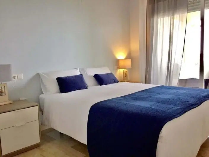 Apartamento en Calahonda con Vistas al Mar 2 Dormitorios