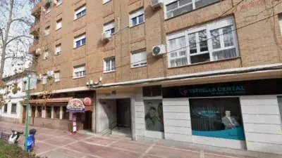 Piso en venta en Calle Psde La Estacion 2