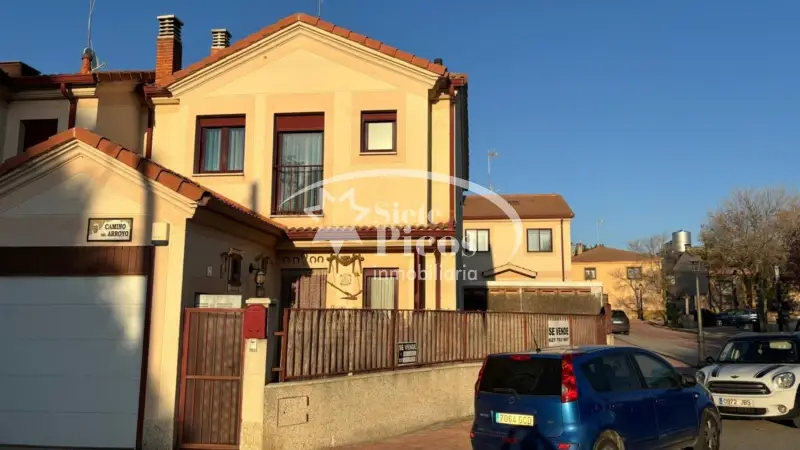 Chalet pareado en venta en Camino del Prado, 1