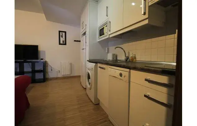 Estudio 30m2 Amueblado Madrid Con Ascensor y Balcon