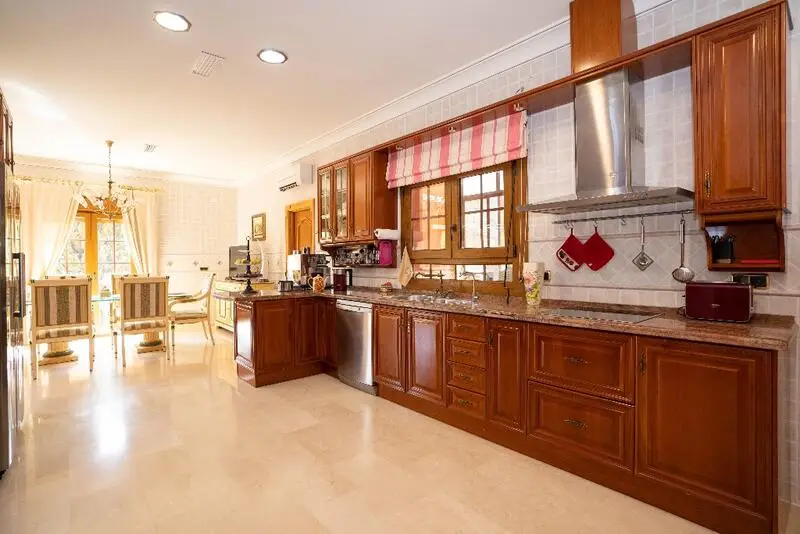 Villa de Lujo en Campoamor 7 Dormitorios Piscina Privada