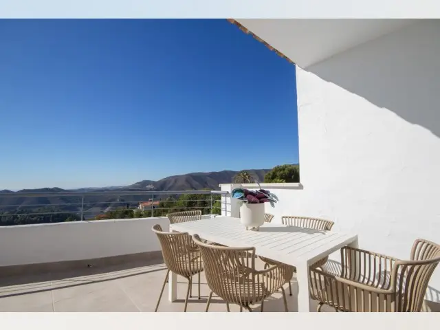 Apartamentos en Venta Istán: 1 y 2 Dormitorios con Vistas al Mar