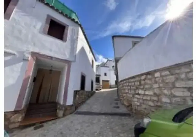 Casa adosada en venta en Calle de la Muralla