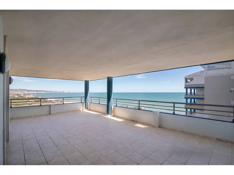 Atico en Residencial de Lujo con Piscina y Spa en Tavernes de la Valldigna