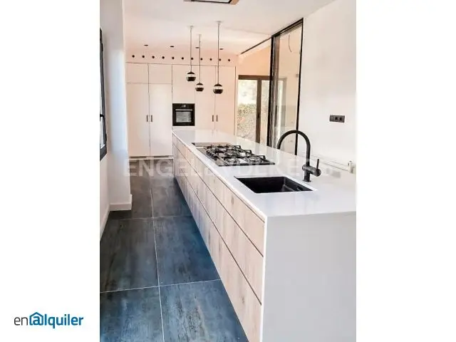 Alquiler Casa Garaje Vallpineda Santa Barbara
