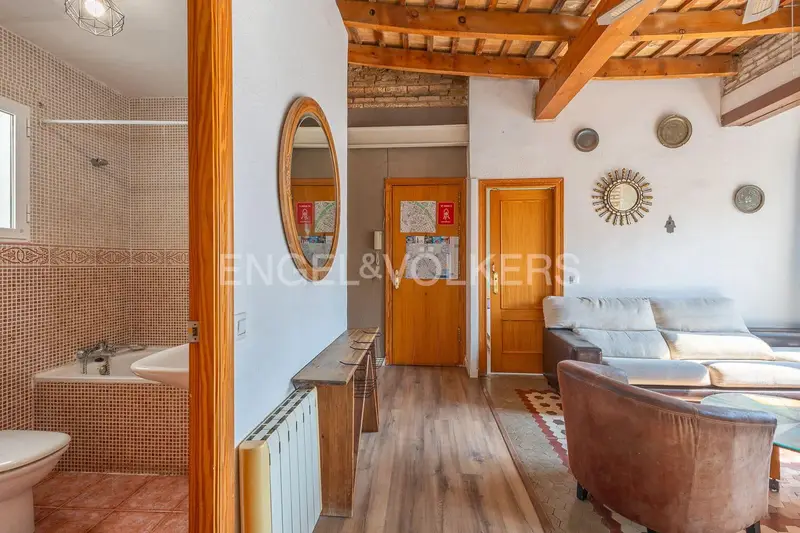 Apartamento playa Malvarrosa alquiler corta estancia Valencia