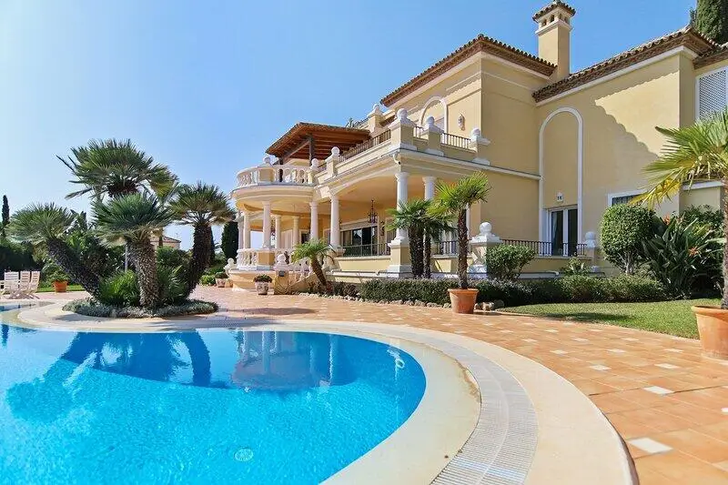 Villa de Lujo 5 Dormitorios El Paraiso Alto Malaga
