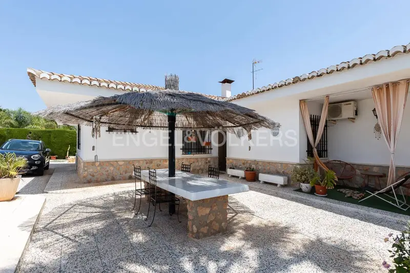 Chalet en venta en Riba-roja de Túria, Valencia