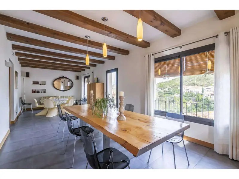 Chalet de Lujo en Venta en Chulilla Valencia