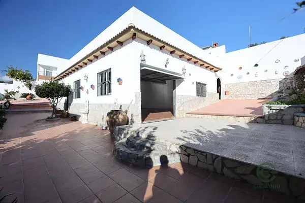 Casa con Patio en La Bisbal del Penedes