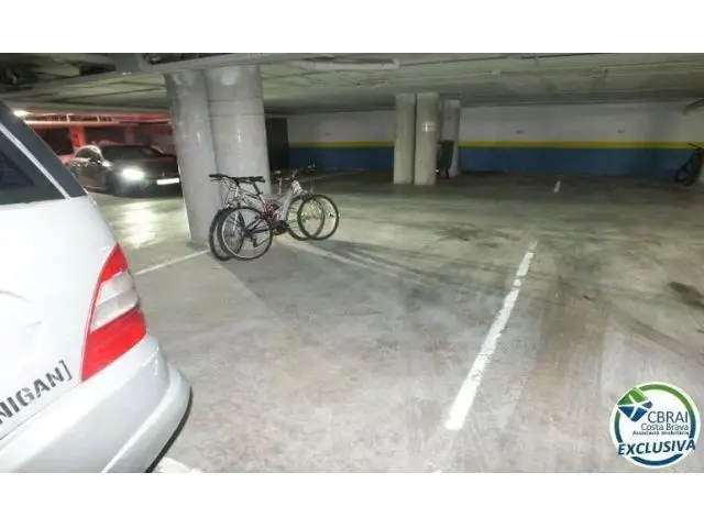 Parking en Santa Margarita Residencia Port Canigo