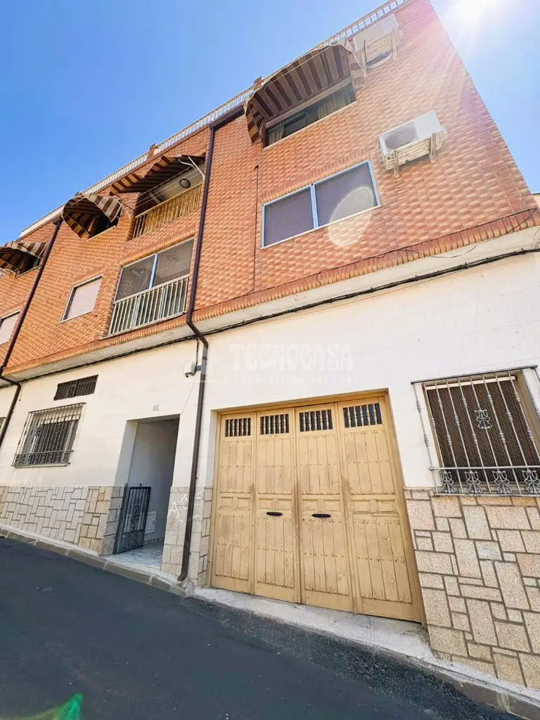 Casa en Venta Torrico 210m2 3 Dormitorios 2 Baños Garaje