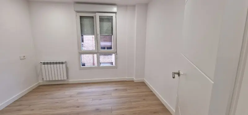 Venta Piso Luminoso en Oviedo con Garaje y Zonas Comunes
