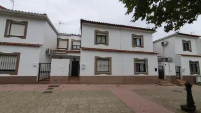 Casa adosada en venta en Calle Grecia