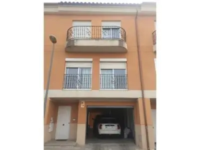 Casa en Ribera de Cabanes con Vistas a la Montana Cerca de la Playa