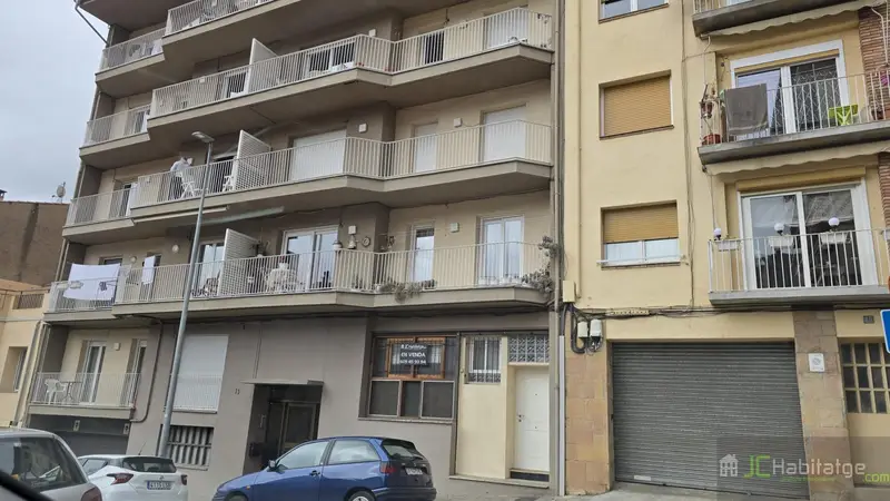 Venta Piso con Terraza en Ripoll 3 Dormitorios 1 Baño