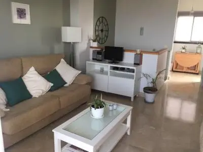Adosado en Alcaidesa con Vistas al Mar y Jacuzzi