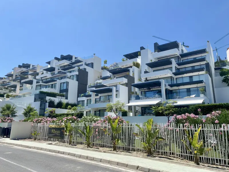 Apartamento de Lujo en La Quinta 2 Dormitorios