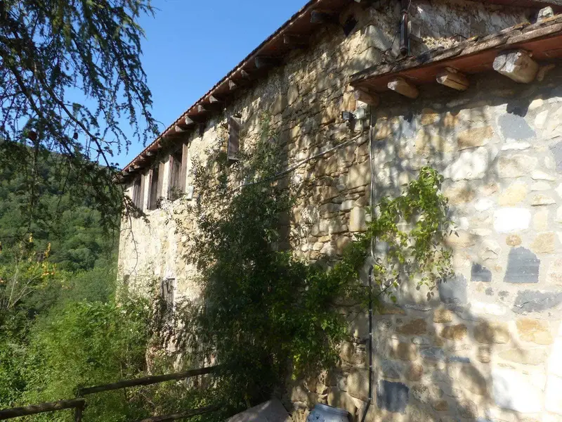 Masía de 800m² en Besalú ideal para turismo rural o residencia familiar