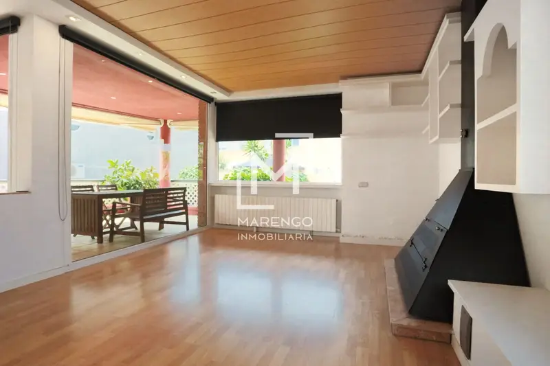 Chalet en Cubelles con Piscina Cerca de la Playa