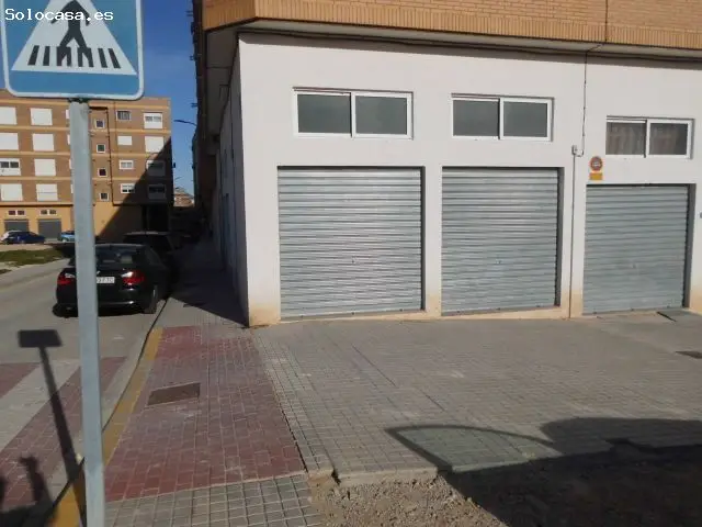 Garaje Cerrado con Altillo
