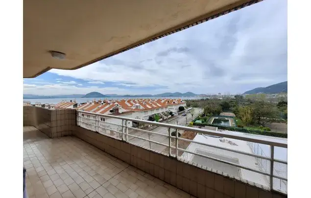 Alquiler Apartamento Laredo 3 Dormitorios 85m2 Vistas al Mar