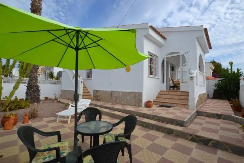 Villa en Venta Ciudad Quesada 2 Dormitorios Piscina Comunitaria