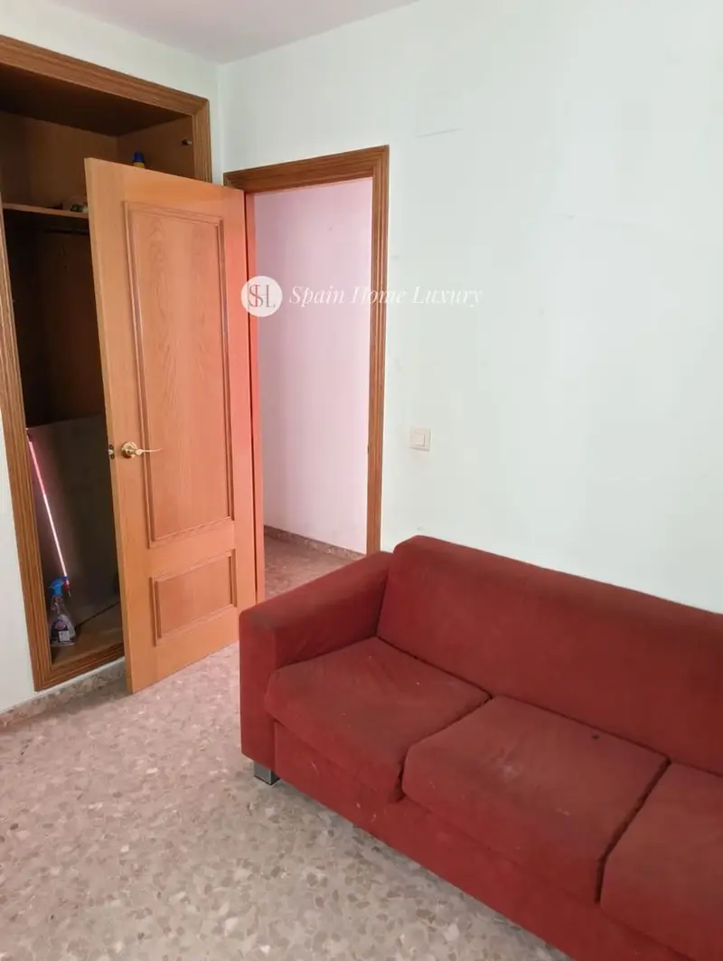 Piso en venta en Malilla Valencia 123m2 a reformar