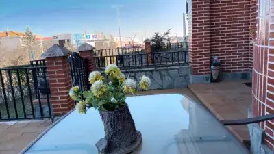 Casa adosada en venta en Valdelafuente