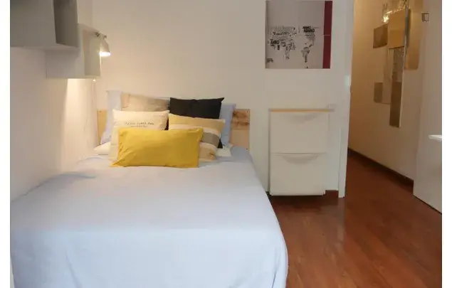 Alquiler Apartamento 8 Dormitorios Barcelona Estudiantes Profesionales