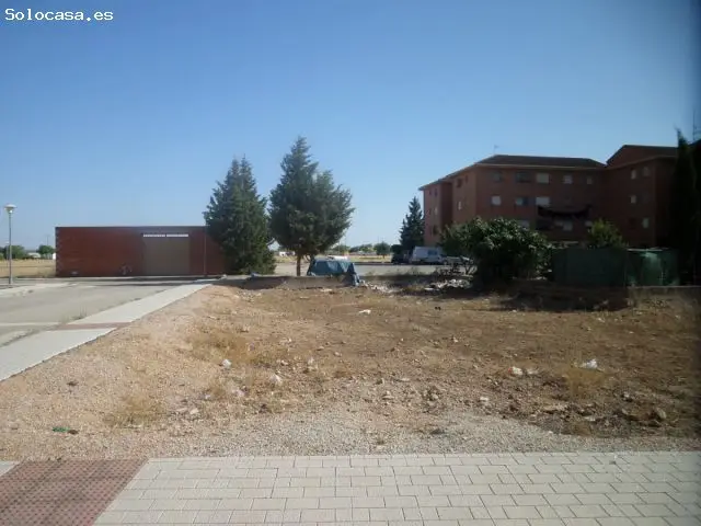 Solar en Esquina 560m2 Poligono 20