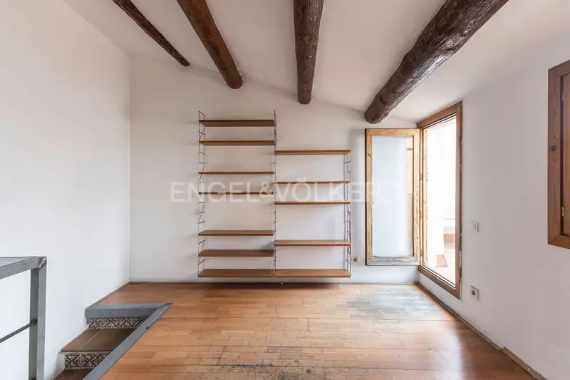 Casa en venta en Horta Barcelona 92m2 3 plantas terraza