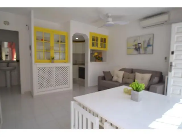 Bungalow con Piscina en Torrevieja Cerca de la Playa
