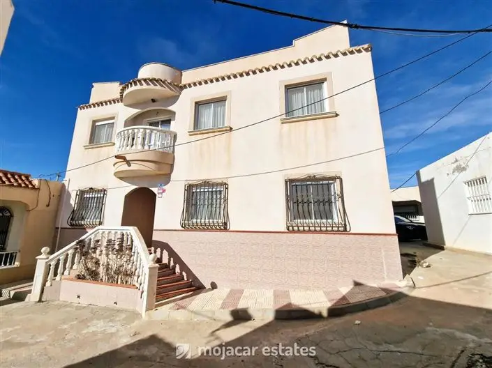 Villa de Lujo en Carboneras 6 Dormitorios Terraza Azotea