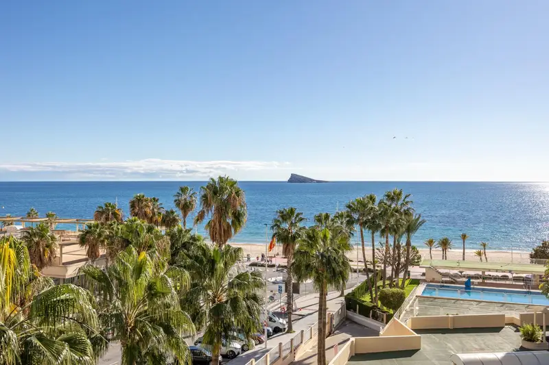 Apartamento en Benidorm Playa de Poniente con Piscina y Terraza
