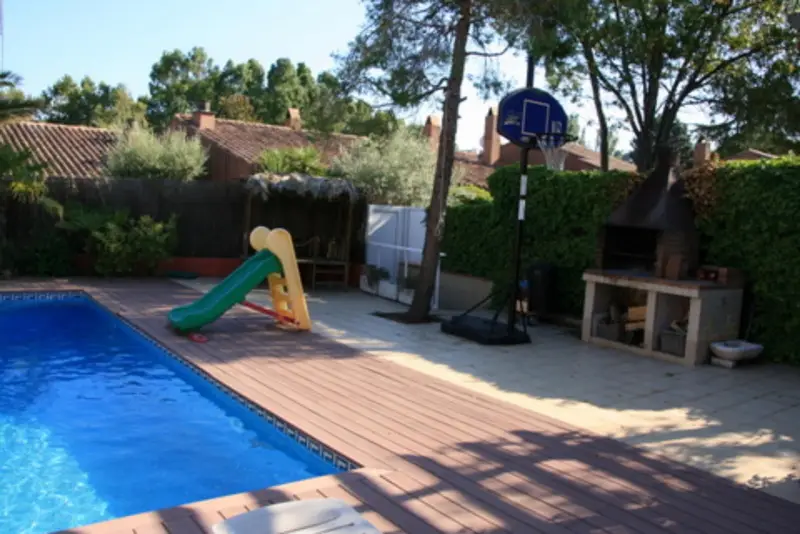 Habitacion doble cerca UAB con piscina