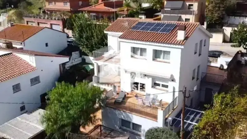 Chalet en venta en Sant Vicenç de Montalt: Gran casa familiar cerca de la playa
