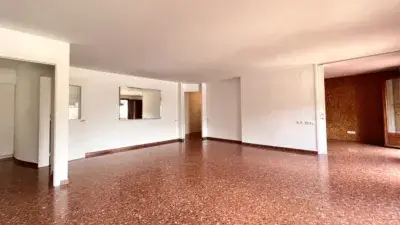 Piso amplio en centro Sant Sadurní con balcón terraza y parking