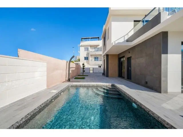 Villa de Lujo en Benijófar Alicante Moderna y Cómoda