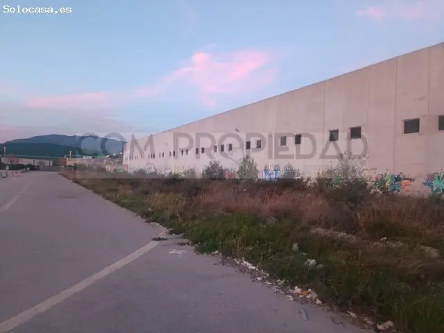 Nave Industrial 8000 m2 Bunyola Reciclaje
