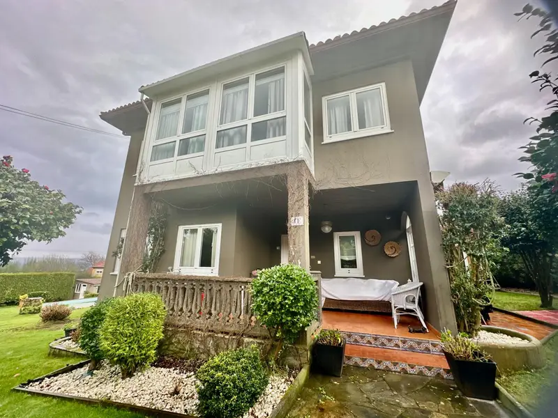 Chalet con Piscina en Meiras Sada