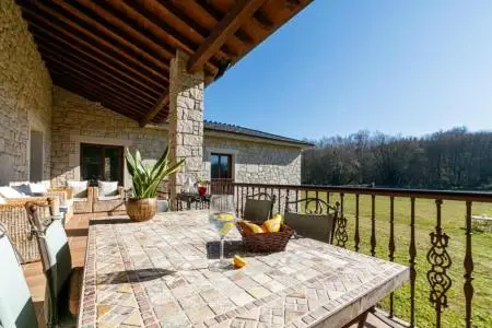 Chalet Rustico en Friol Lugo 420m2 con 4 Dormitorios