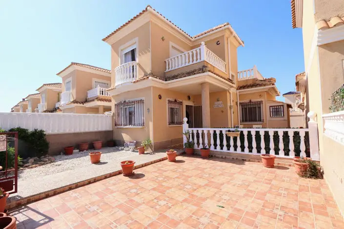 Villa en Playa Flamenca 3 Dormitorios 2 Baños Cerca de la Playa
