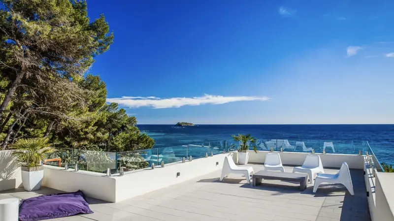 Chalet con 4 Dormitorios y Piscina en Ibiza