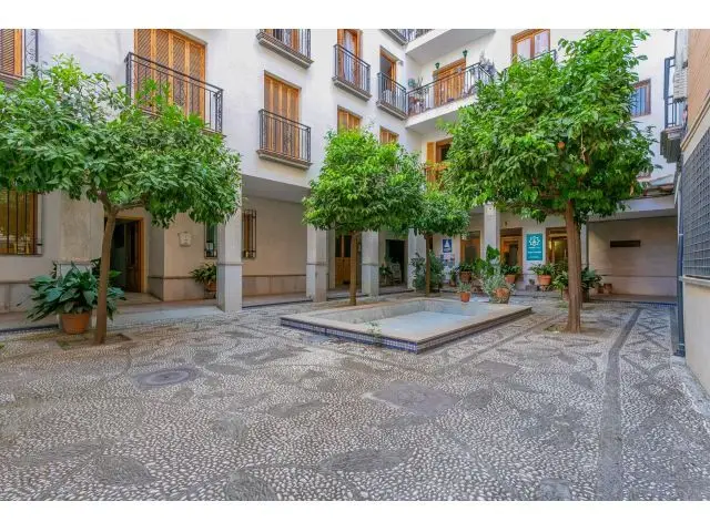 Trastero en Venta Centro Granada 27m2 Almacenamiento Aparcamiento