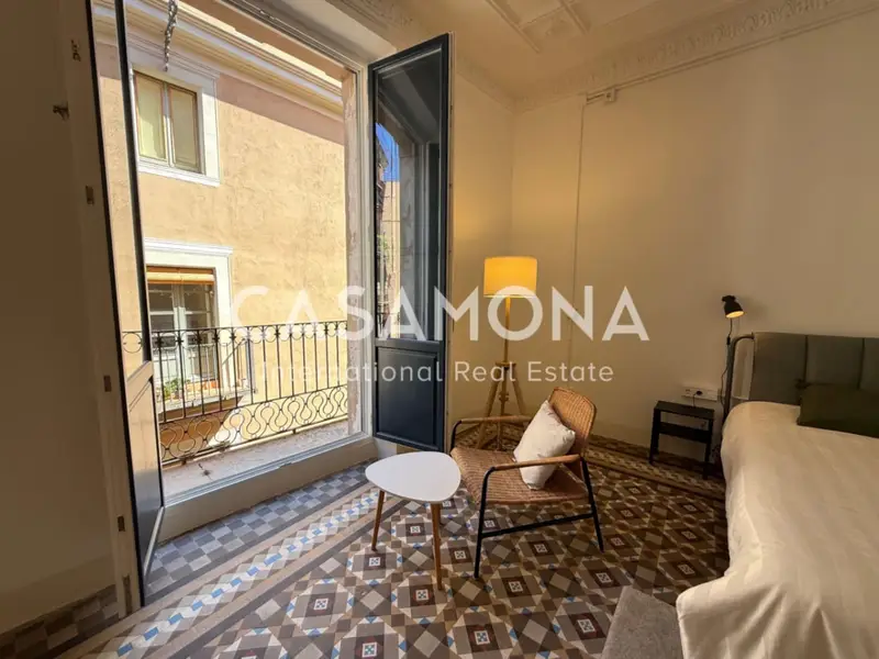 Apartamento 6 habitaciones El Born Barcelona alquiler estudiantes profesionales