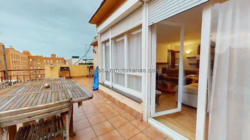 Atico en Castelldefels con 2 habitaciones y terraza