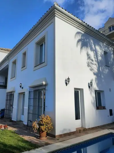 Villa de Lujo en Sierra Blanca con Vistas Panorámicas